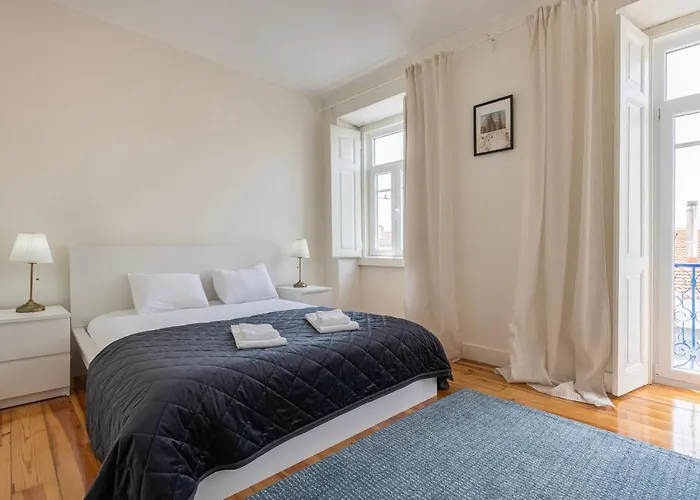 Appartement 2bdr Charm In Belem's Heart By Lovelystay