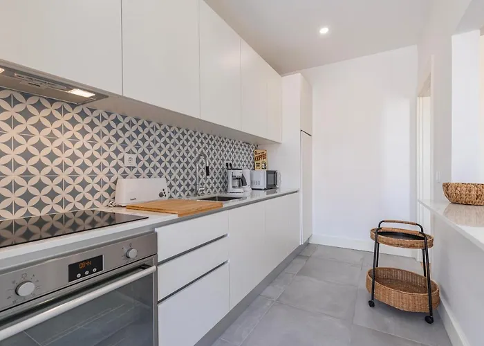 Appartement 2bdr Charm In Belem's Heart By Lovelystay *