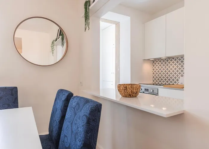 Appartement 2bdr Charm In Belem's Heart By Lovelystay
