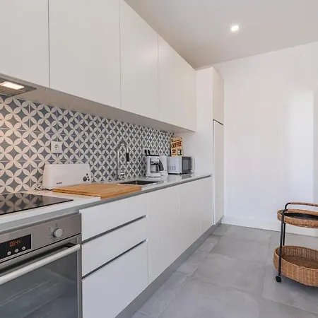 Appartement 2bdr Charm In Belem's Heart By Lovelystay *